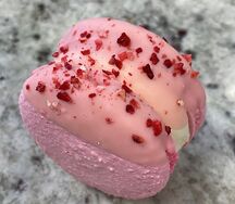 Макаронс Клубничный Пломбир