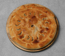 Осетинский пирог с капустой и орехом