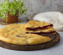 Постный осетинский пирог с вишней