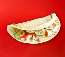 Закрытая пицца гирос с курицей
