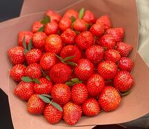 Букет с клубникой Divine Berry Sonata