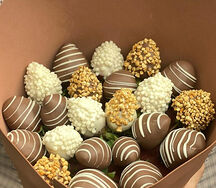 Букет из клубники в шоколаде Scarlet Elegance