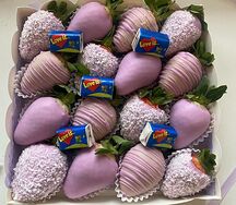 Клубника в шоколаде Love is