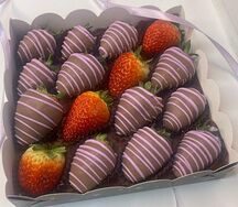 Клубника в шоколаде Фиолетовые полосочки