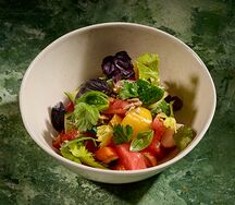 Овощной салат с кахетинским маслом