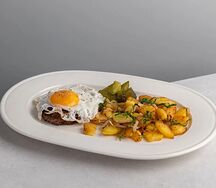 Гранд-котлета из мраморной говядины с картофелем а-ля Пушкин 