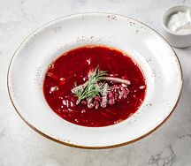 Борщ с салом и сметаной