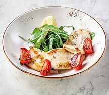 Кальмар жареный с вялеными томатами