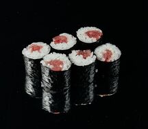 Ролл с тунцом