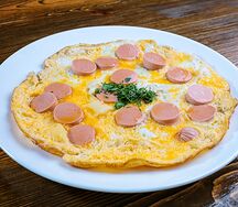 Омлет с сосиской 