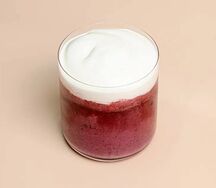 Кокосовый крем и ягоды