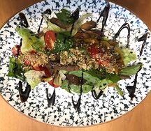 Пикантный салат с телятиной и овощами