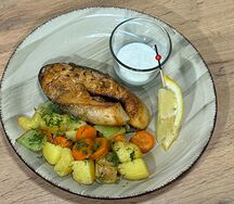 Форель с овощами