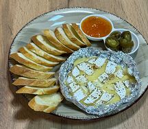 Камамбер запеченный