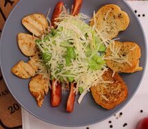 Цезарь с курицей гриль