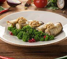 Рулетики из баклажанов с ореховым кремом