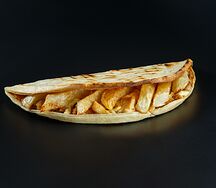 Пицца с курицей, фри и грибами
