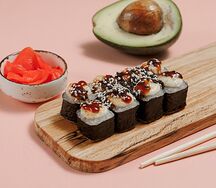 Запеченный классический ролл с огурцом