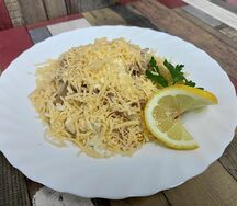 Салат с кальмарами