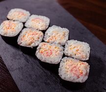 Ролл с снежным крабом 