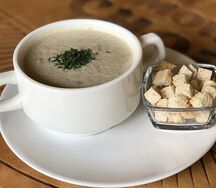 Суп-пюре грибной с гренками