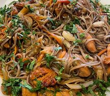 Лапша гречневая с овощами