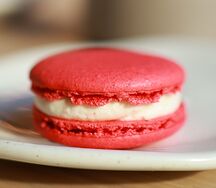 Макарон Клубника-Базилик