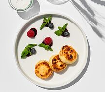 Сырники с соусом англез