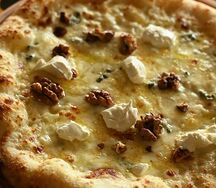 Четыре сыра с грецкими орехами и трюфельным маслом