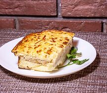 Картофельная запеканка с соусом