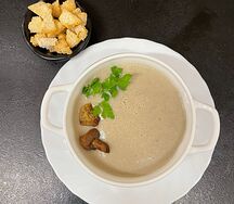 Суп-пюре грибной с крутонами
