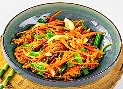 Тяхан овощной, лапшой и яйцом