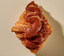 Круассан вишня, шоколад