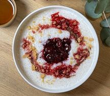 Каша рисовая на кокосовом молоке с топпингом Грейпфрут-бузина