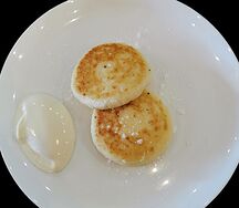 Сырники со сметаной