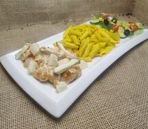 Курица с чесноком и ананасами