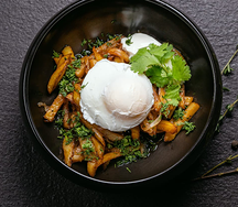 Картофель жареный с беконом и луком