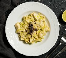 Феттуччине с курочкой в сливочно-сырном соусе с песто