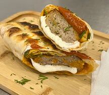 Люля-кебаб из свинины и говядины в лаваше