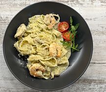 Паста с морепродуктами и соусом песто