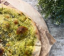 Фокачча с соусом песто