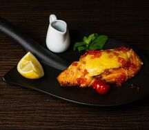 Семга фаршированная с красной икрой