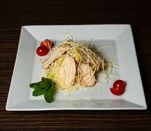 Салат Цезарь с куриным филе