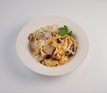 Феттуччине с курицей и грибами