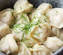 Пельмени с мясом и сметаной