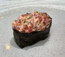 Гункан Острый тунец