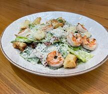 Цезарь гриль с креветками