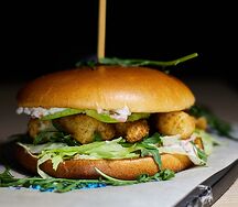 Бургер с королевскими креветками