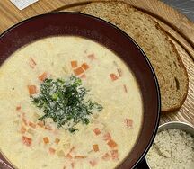 Уха царская с форшмаком и хлебом