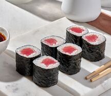 Ролл с тунцом